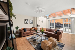 Radiant Retreat Ideal for LegoLand, Windsor, & LHR